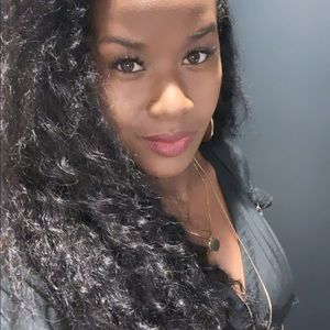 Meet your Posher, Ashley